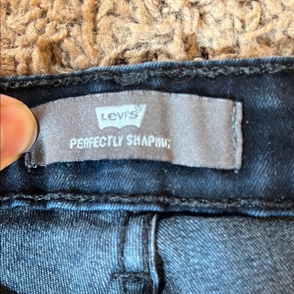 Levi's Perfectly Shaping Women's Boot Cut Jeans - Dark Blue Size 35 Waist

0113 - Picture 3 of 9